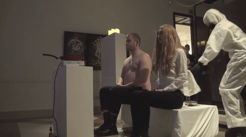 Tự ăn thịt chính mình – Nghệ thuật hay tội&nbsp;ác?